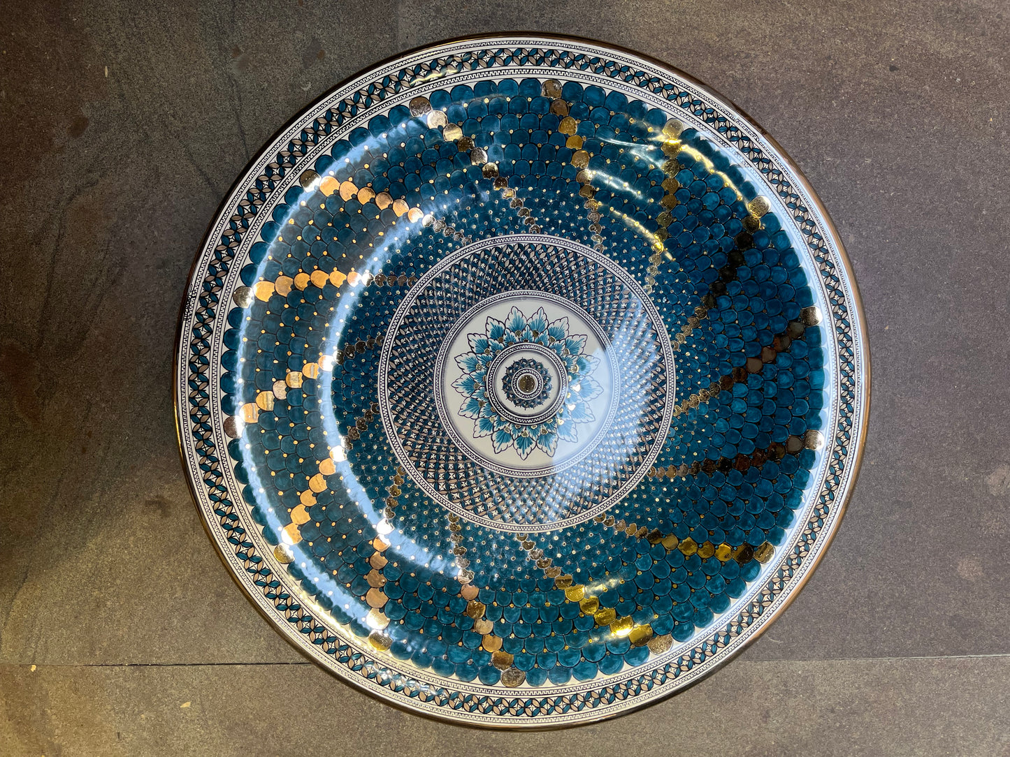 Plate Ø 35 cm with gold - pattern 053