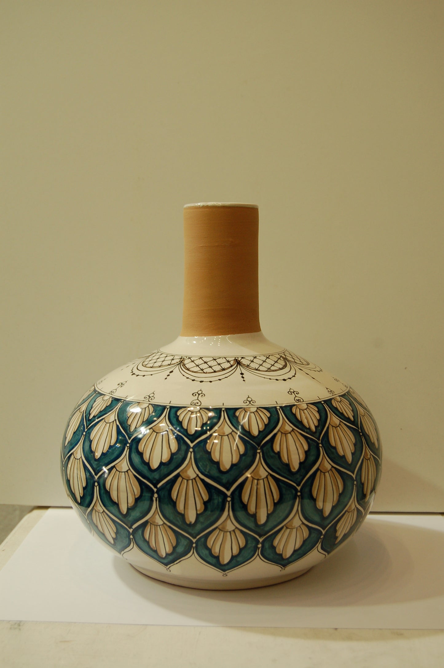 Vase h. 24 cm. Ø 18 cm. - pattern 056